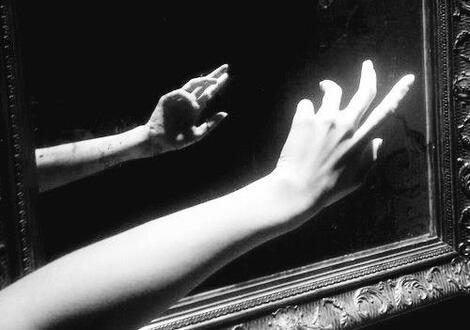 Disrupsi — shards of a system we worship, in the end, a revolution c'not always roaring.